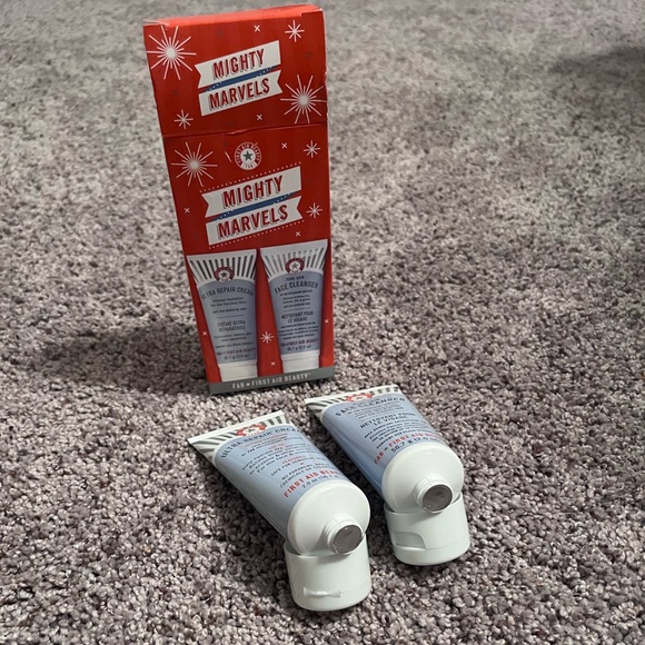 FAB First Aide Beauty duo pack, face cleanser & Ultra repair cream - Picture 4 of 6